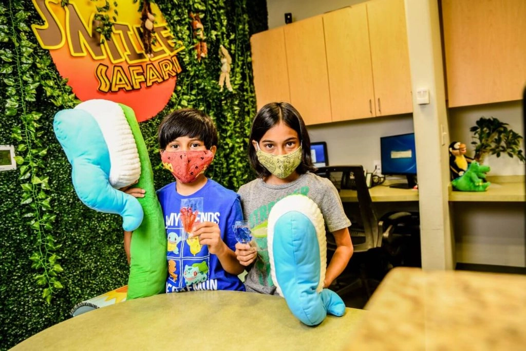 Kids having fun at their dentist appointment - Smile Safari